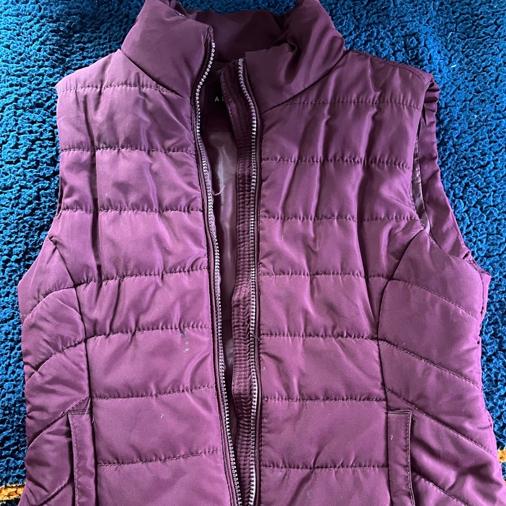 Red vest confy